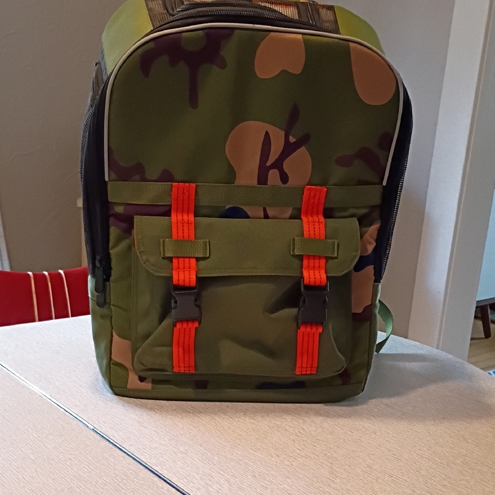 ROVERLUND Ready For Adventure Pet Backpack